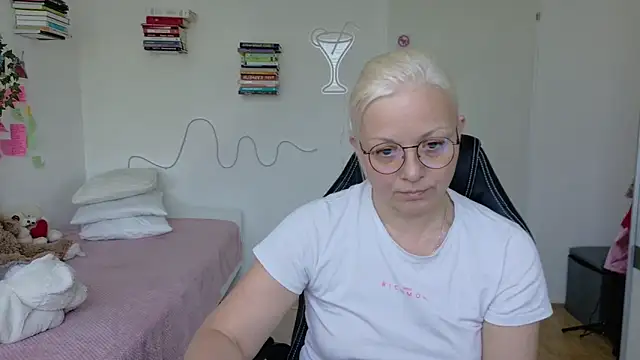 Linsy Kim online show from April 26, 2026, 9:39 am