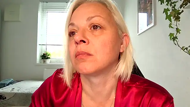 Snapshot of Linsy_Kim chatting on November 2, 2025, 9:03 am Linsy Kim online show from November 2, 2025, 9:03 am