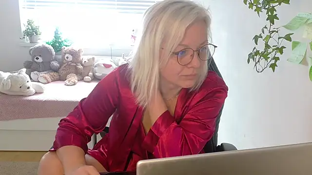 Linsy Kim online show from February 8, 2026, 10:35 am