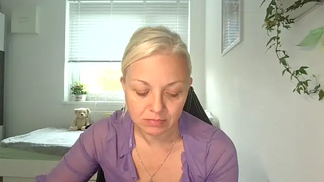 Snapshot of Linsy_Kim chatting on October 15, 2025, 6:54 am Linsy Kim online show from October 15, 2025, 6:54 am