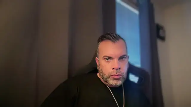 Snapshot of Ty_lerDavid chatting on May 1, 2026, 12:04 am Ty lerDavid online show from May 1, 2026, 12:04 am