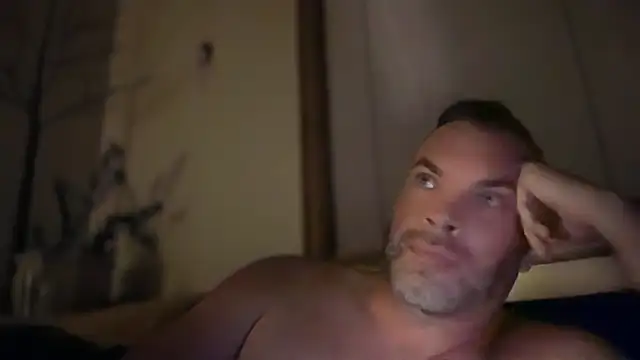 Snapshot of Ty_lerDavid chatting on April 11, 2026, 6:43 am Ty lerDavid online show from April 11, 2026, 6:43 am