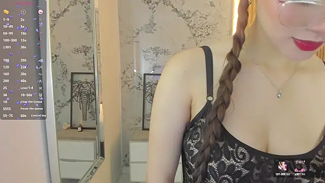 Snapshot of SOPHIEMEYER chatting on September 22, 2025, 12:55 pm SOPHIEMEYER online show from September 22, 2025, 12:55 pm