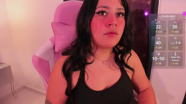 mia yeager online show from November 1, 2025, 2:29 am