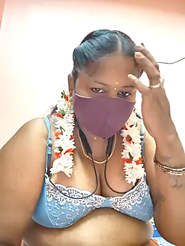 bakyasree143 online show from February 18, 2026, 7:43 pm