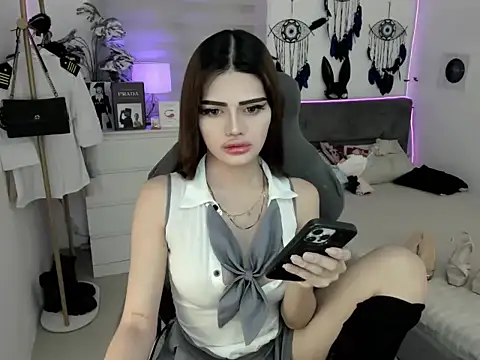 Snapshot of tstoni_talks chatting on August 4, 2026, 5:01 am tstoni talks online show from August 4, 2026, 5:01 am