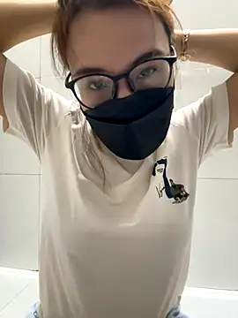 Zyzy009 online show from October 5, 2025, 2:41 pm