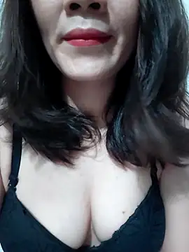 Snapshot of Singlemom69x chatting on May 11, 2026, 1:23 pm Singlemom69x online show from May 11, 2026, 1:23 pm