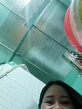 Snapshot of Singlemom69x chatting on November 6, 2025, 2:15 am Singlemom69x online show from November 6, 2025, 2:15 am