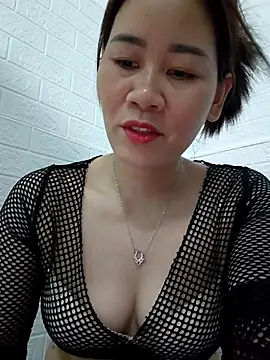 Snapshot of Singlemom69x chatting on September 10, 2025, 1:48 am Singlemom69x online show from September 10, 2025, 1:48 am
