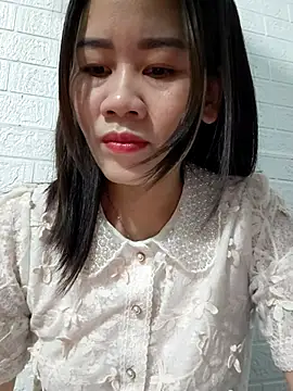 Snapshot of Singlemom69x chatting on November 4, 2025, 12:25 am Singlemom69x online show from November 4, 2025, 12:25 am