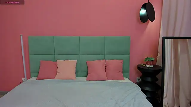 Snapshot of Jennifer_Munoz chatting on November 5, 2025, 1:31 am Jennifer Munoz online show from November 5, 2025, 1:31 am