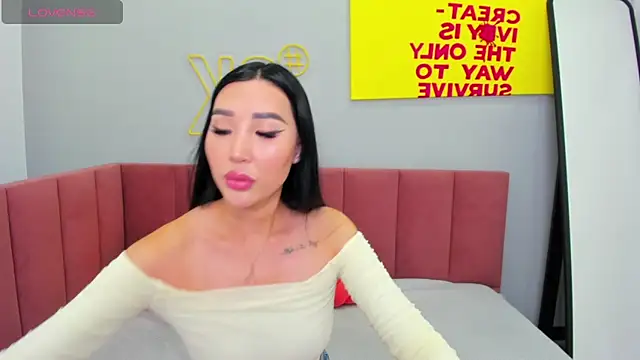 Snapshot of Jennifer_Munoz chatting on October 8, 2025, 6:37 am Jennifer Munoz online show from October 8, 2025, 6:37 am