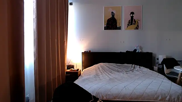 VivianCoke online show from February 23, 2026, 10:05 am