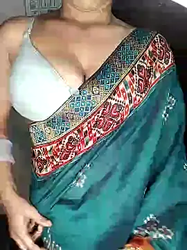 Snapshot of Savita2310 chatting on November 21, 2025, 6:07 pm Savita2310 online show from November 21, 2025, 6:07 pm