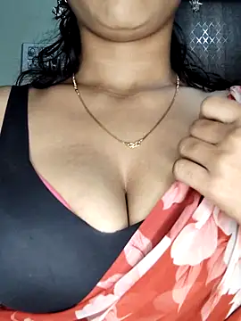 Snapshot of Savita2310 chatting on December 4, 2025, 6:07 pm Savita2310 online show from December 4, 2025, 6:07 pm