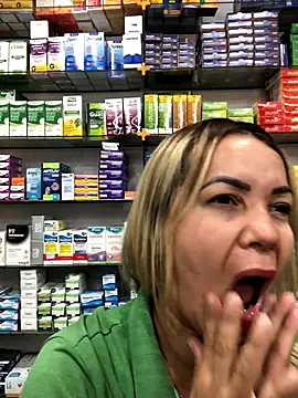 Snapshot of imoly99 chatting on October 17, 2025, 7:59 pm imoly99 online show from October 17, 2025, 7:59 pm