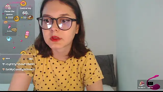 Snapshot of MadieLorez chatting on September 11, 2025, 1:16 am MadieLorez online show from September 11, 2025, 1:16 am