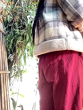 Snapshot of Clara8899 chatting on November 25, 2025, 1:50 am Clara8899 online show from November 25, 2025, 1:50 am