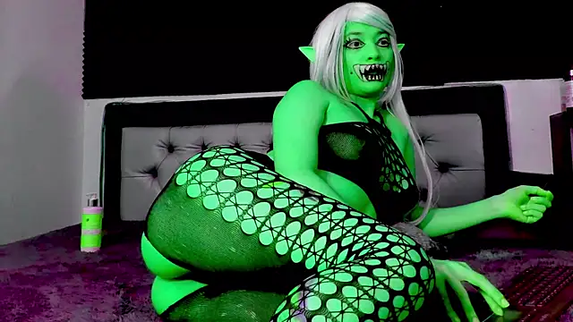 Snapshot of Akalidemon chatting on November 4, 2025, 3:21 am Akalidemon online show from November 4, 2025, 3:21 am