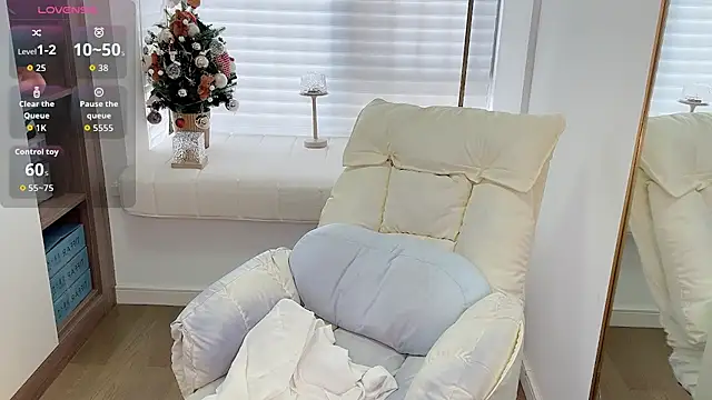 Snapshot of BlueBaby-77 chatting on October 24, 2025, 2:54 am BlueBaby-77 online show from October 24, 2025, 2:54 am