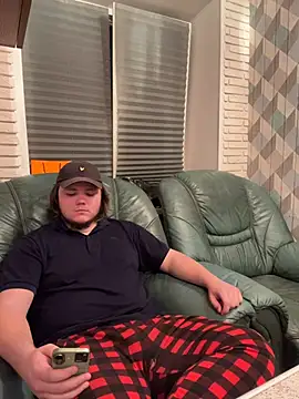 Snapshot of desiredude9 chatting on November 21, 2025, 6:51 pm desiredude9 online show from November 21, 2025, 6:51 pm