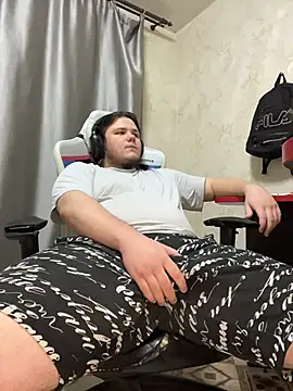 Snapshot of desiredude9 chatting on November 22, 2025, 7:02 pm desiredude9 online show from November 22, 2025, 7:02 pm