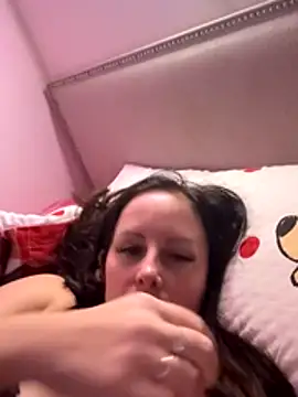 Snapshot of nightingale27 chatting on December 17, 2025, 9:53 pm nightingale27 online show from December 17, 2025, 9:53 pm