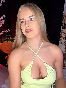 Snapshot of AubrieleRouj1 chatting on November 11, 2025, 4:57 pm AubrieleRouj1 online show from November 11, 2025, 4:57 pm