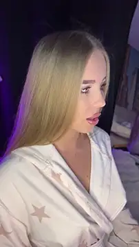 AubrieleRouj1 online show from April 30, 2026, 5:20 pm