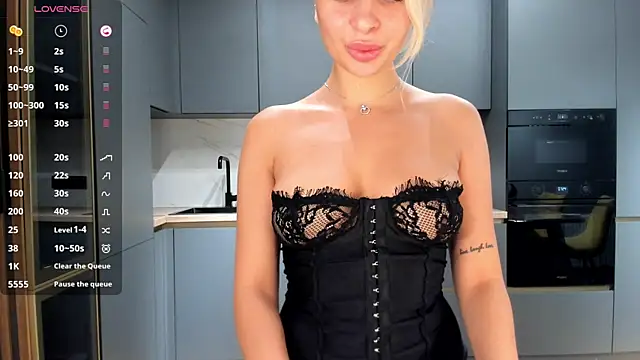 Snapshot of SaraShine_ chatting on August 6, 2026, 1:55 am SaraShine online show from August 6, 2026, 1:55 am
