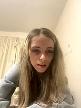 Angelloverxo online show from November 22, 2025, 6:07 pm