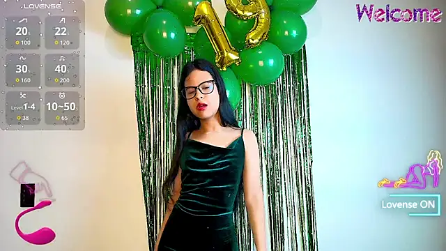 MiniLove 01 online show from January 8, 2026, 12:11 pm