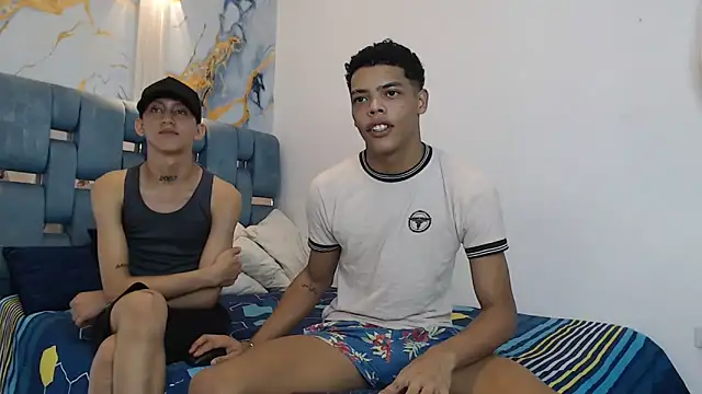 PRETTY FEM online show from December 17, 2025, 2:49 am