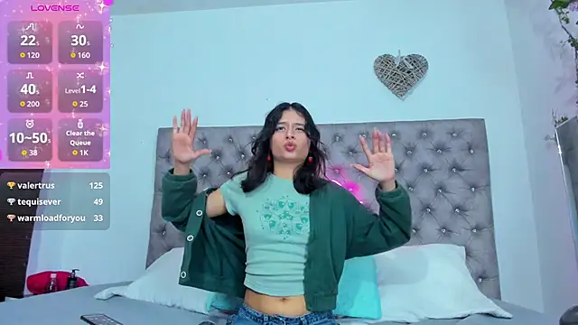 Snapshot of Georgina_Ferri_ chatting on November 12, 2025, 5:17 pm Georgina Ferri online show from November 12, 2025, 5:17 pm