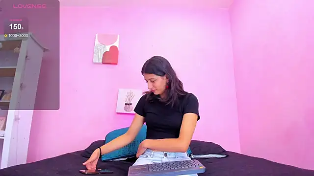 Snapshot of Georgina_Ferri_ chatting on October 10, 2025, 5:14 pm Georgina Ferri online show from October 10, 2025, 5:14 pm