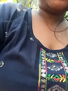 Snapshot of Aaradhya_Sharma chatting on November 28, 2025, 7:52 am Aaradhya Sharma online show from November 28, 2025, 7:52 am