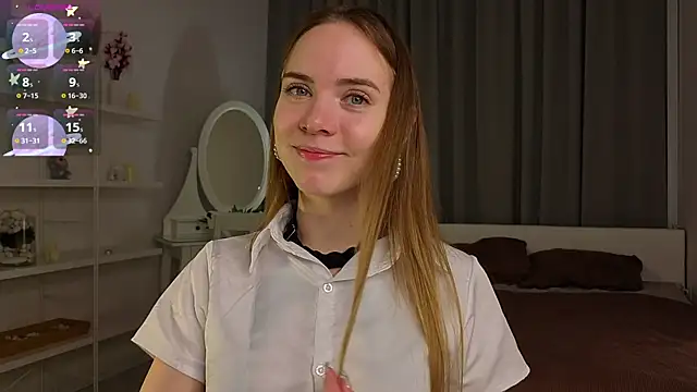 CarollSmithh online show from November 7, 2025, 8:35 pm