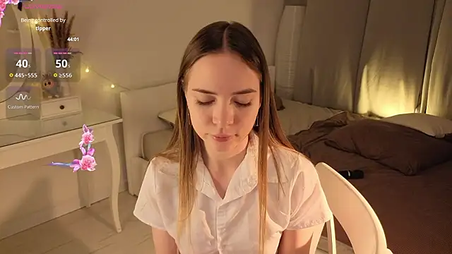 CarollSmithh online show from March 13, 2026, 9:20 pm