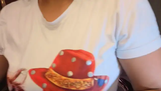 Snapshot of Victoria_b_ chatting on November 1, 2025, 8:14 pm Victoria b online show from November 1, 2025, 8:14 pm