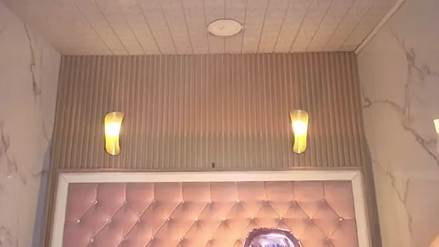 Snapshot of Victoria_b_ chatting on November 19, 2025, 7:58 pm Victoria b online show from November 19, 2025, 7:58 pm