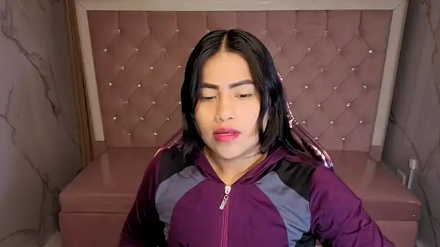 Snapshot of Victoria_b_ chatting on November 11, 2025, 8:03 pm Victoria b online show from November 11, 2025, 8:03 pm