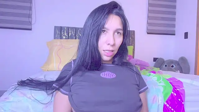 greciadom555 online show from November 3, 2025, 5:34 am