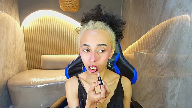 Snapshot of Agnis_ink_r chatting on October 15, 2025, 3:16 am Agnis ink r online show from October 15, 2025, 3:16 am