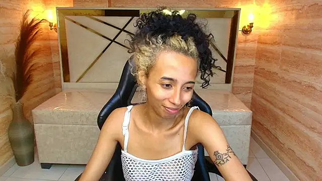 Snapshot of Agnis_ink_r chatting on November 15, 2025, 1:42 am Agnis ink r online show from November 15, 2025, 1:42 am