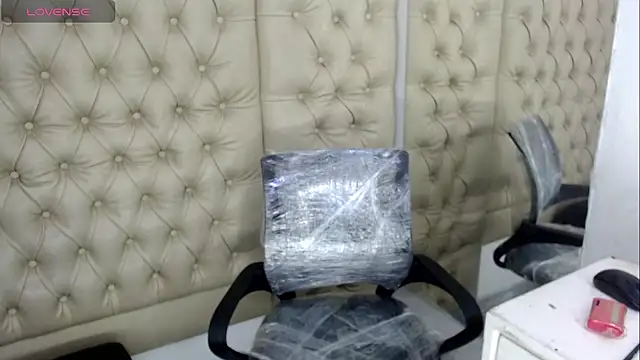 Snapshot of JessicaHott01 chatting on November 29, 2025, 7:36 pm JessicaHott01 online show from November 29, 2025, 7:36 pm