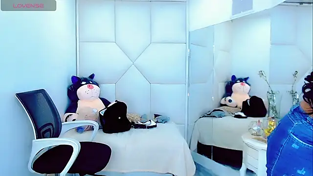 KatyuscaSubmissive online show from November 12, 2025, 7:40 pm