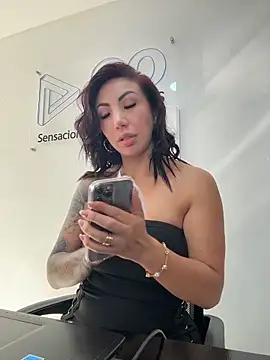 Snapshot of Sarahlove_90 chatting on December 4, 2025, 7:35 pm Sarahlove 90 online show from December 4, 2025, 7:35 pm