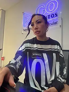 Sarahlove 90 online show from January 17, 2026, 7:28 pm