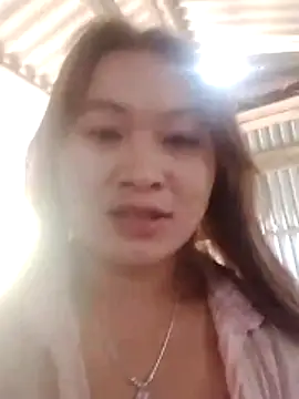 lusy-bae online show from November 22, 2025, 2:21 am